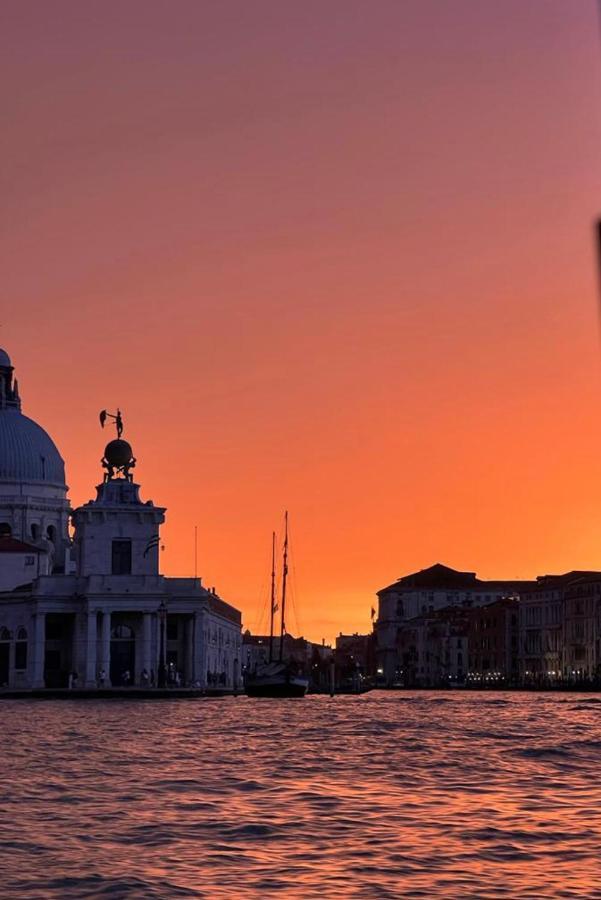 Ca' Yvonne Alloggio A Lido Di Venezia Exterior foto